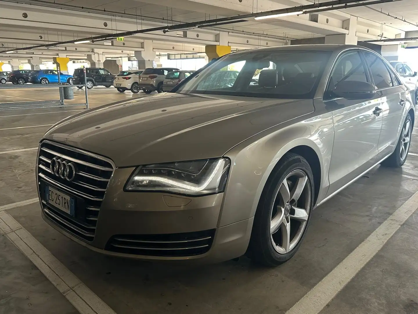 Audi A8 3.0 V6 tdi quattro tiptronic - 2