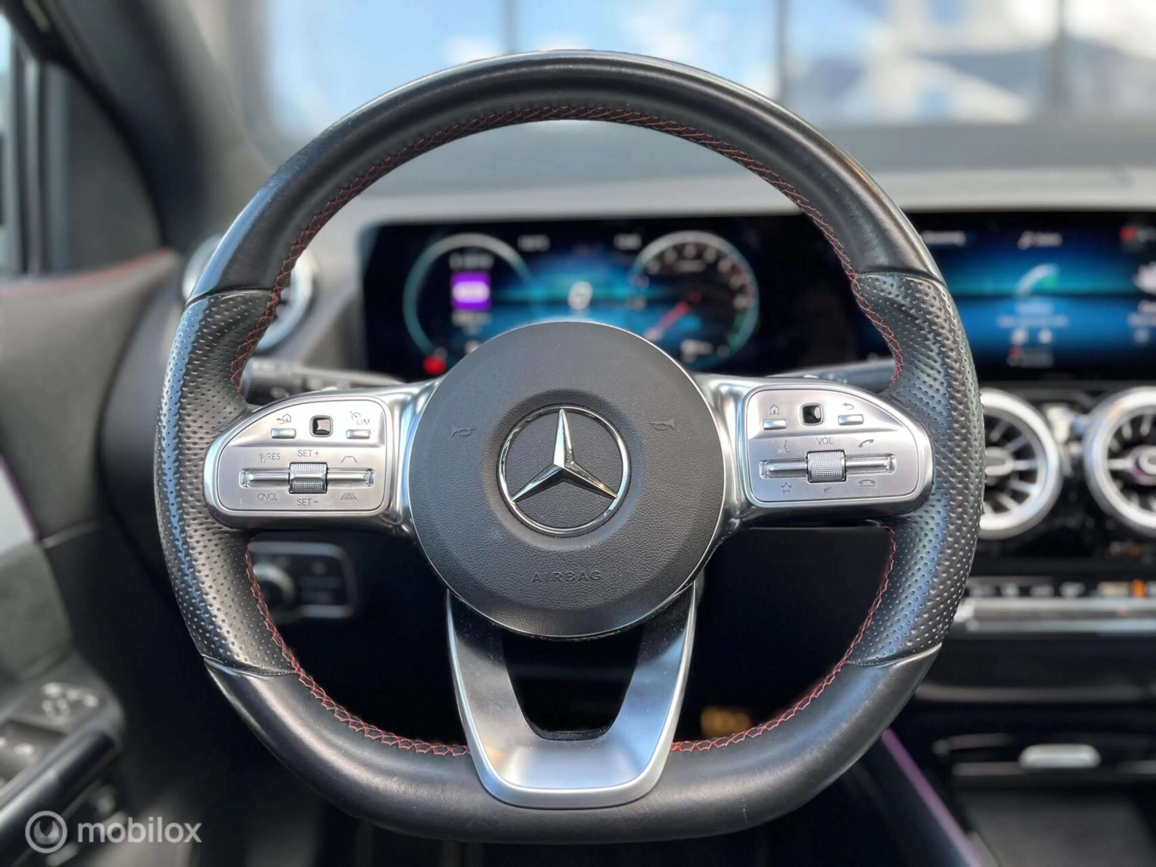 Mercedes-Benz GLA 250 e AMG Line|Panoramadak|Camera|Sfeerverlichting — photo 9