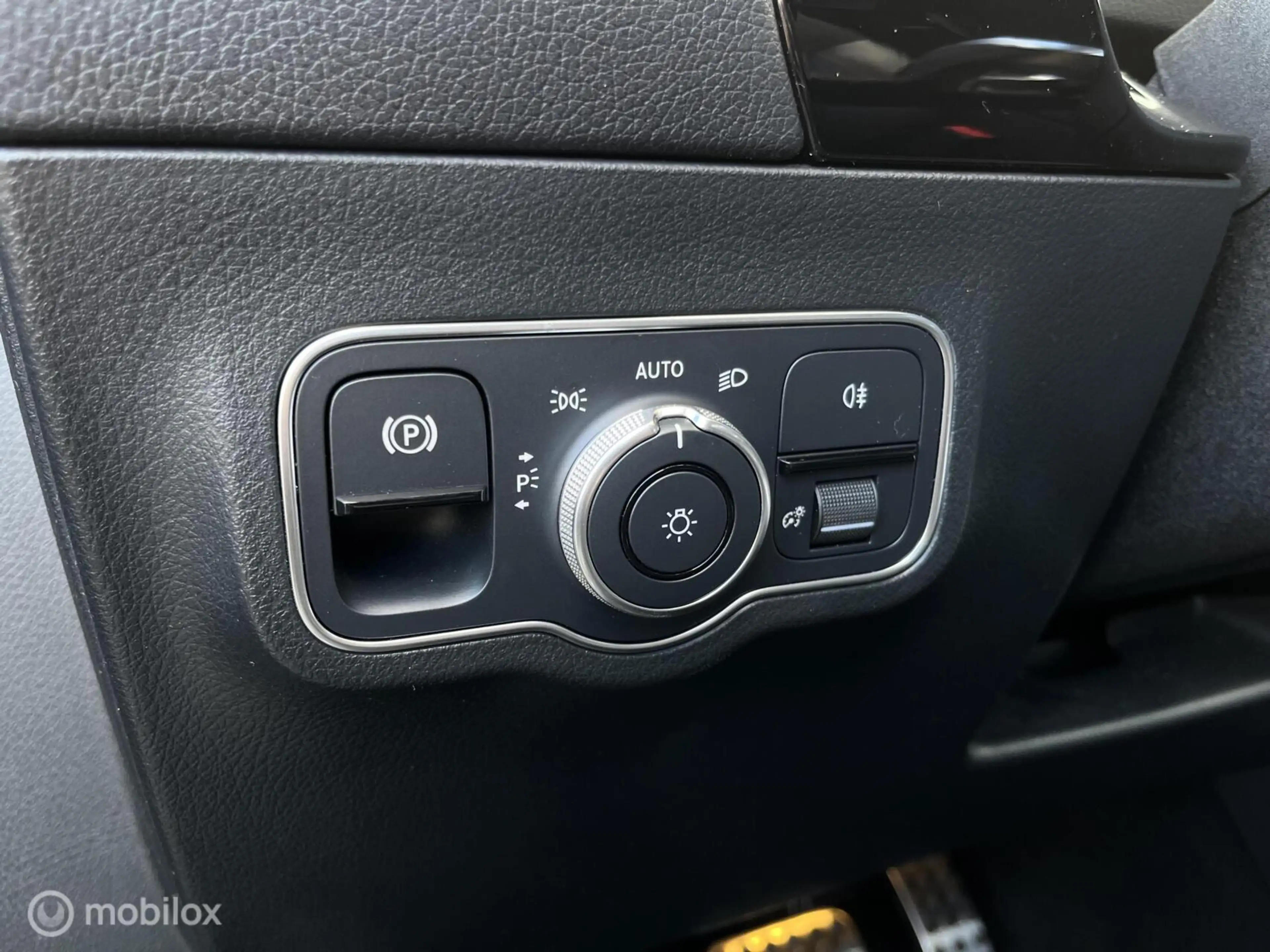 Mercedes-Benz GLA 250 e AMG Line|Panoramadak|Camera|Sfeerverlichting — photo 47