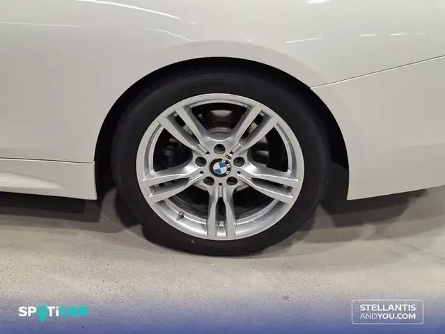 BMW 4 Series view 11