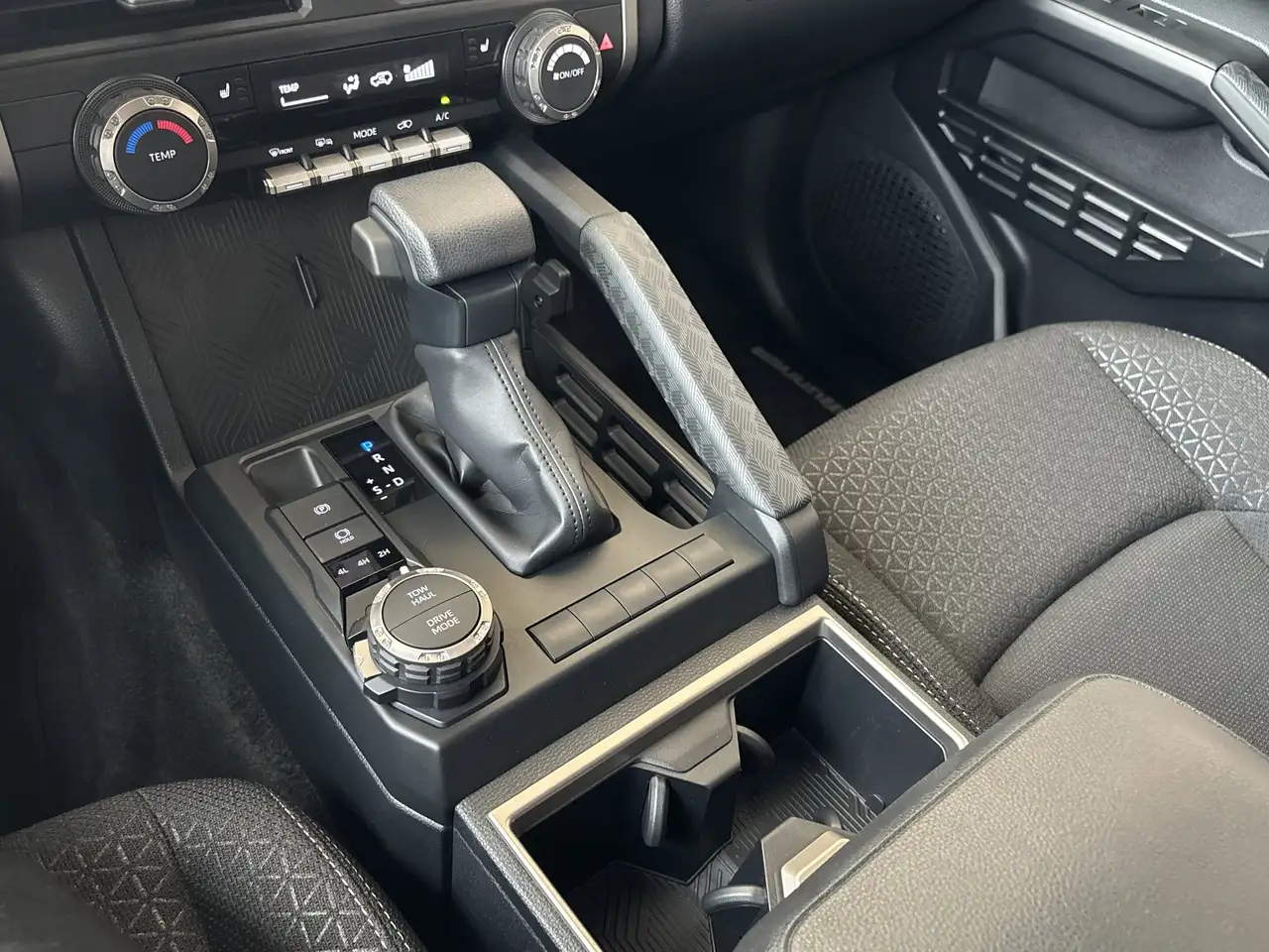 Toyota 4-Runner снимка Toyota 4-Runner