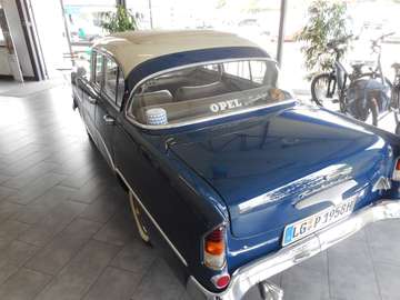 Bild 4 Opel Rekord P1 Olympia