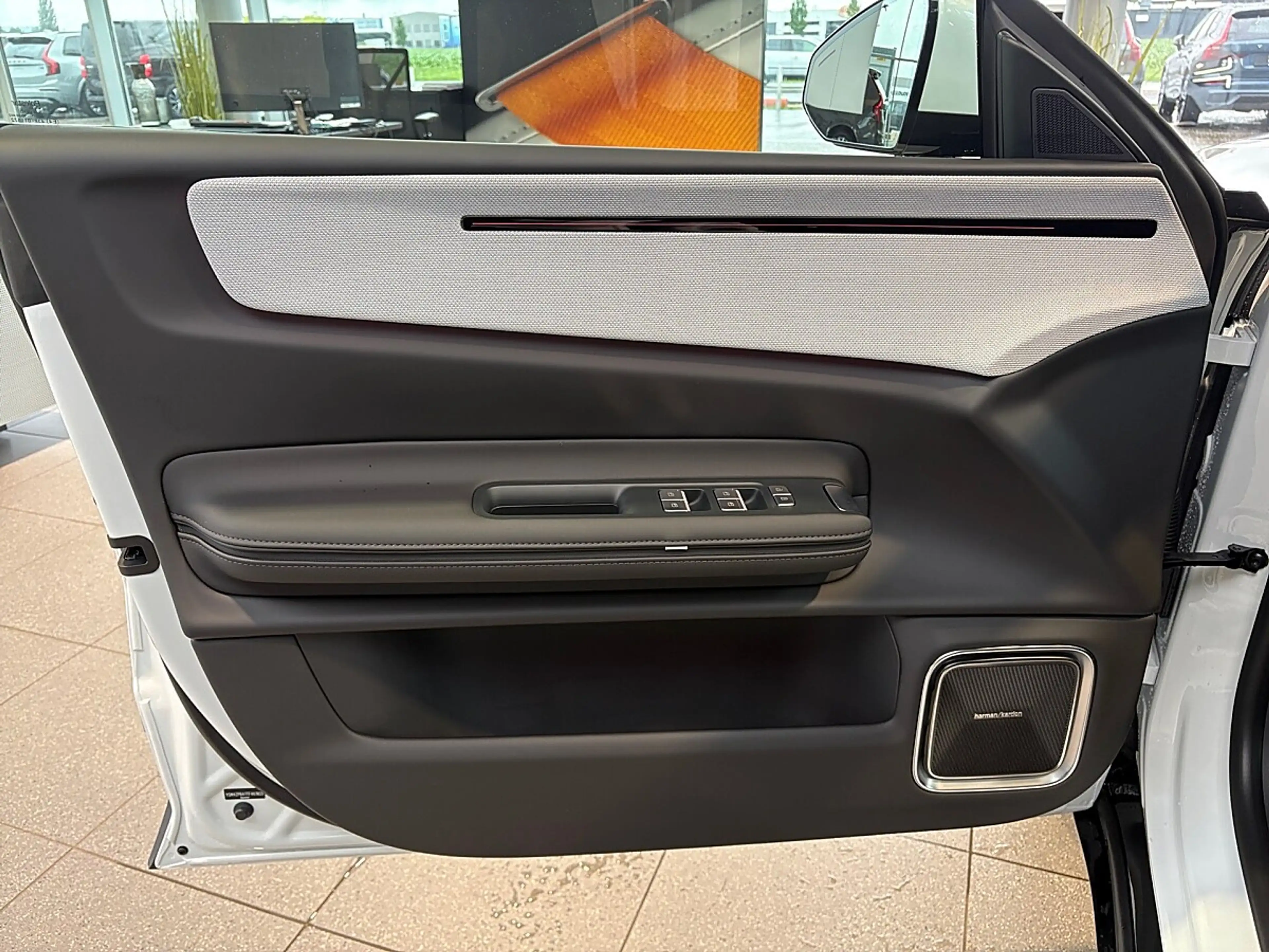 Polestar 4 Long Range 100kWh Single Motor Prime — photo 11