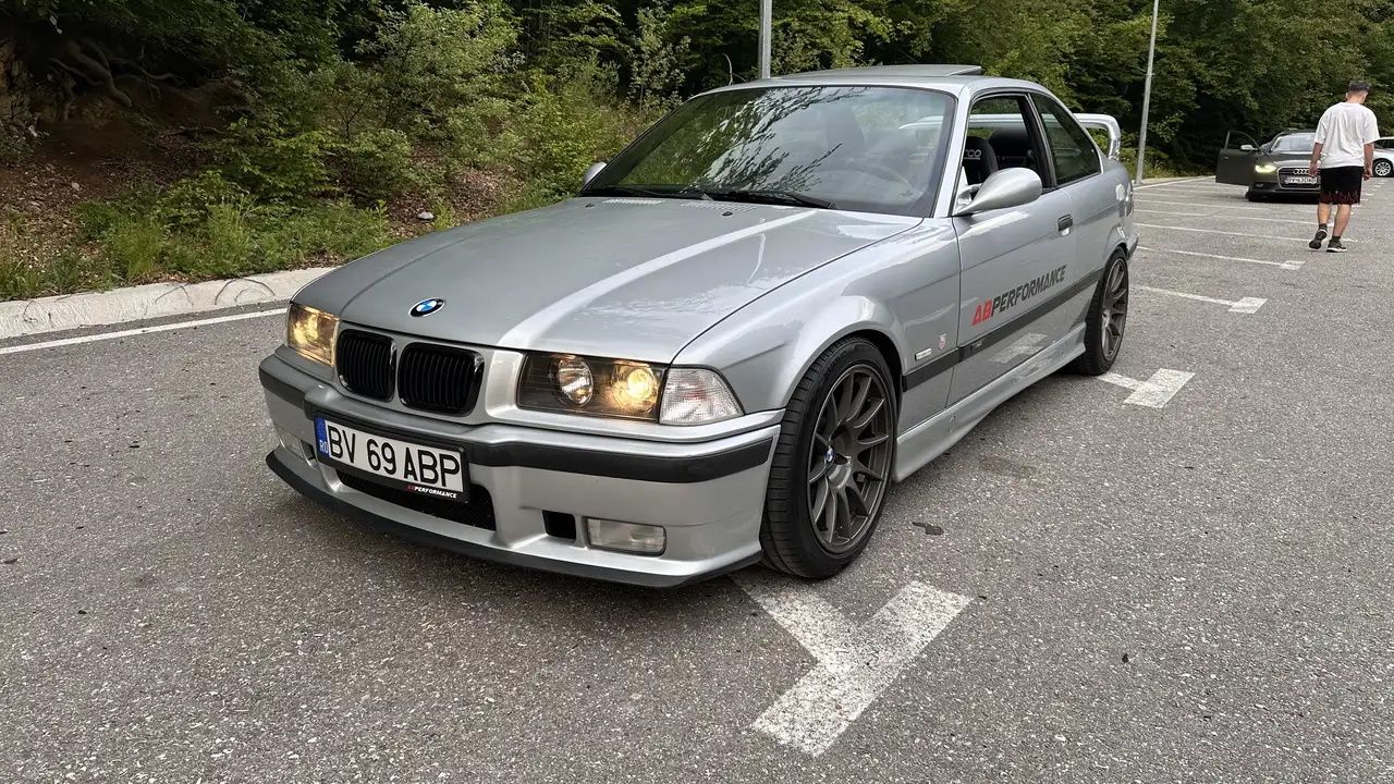 BMW 320i, foto 3