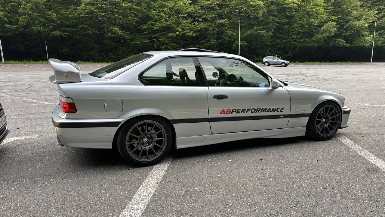 BMW 320i, foto 5