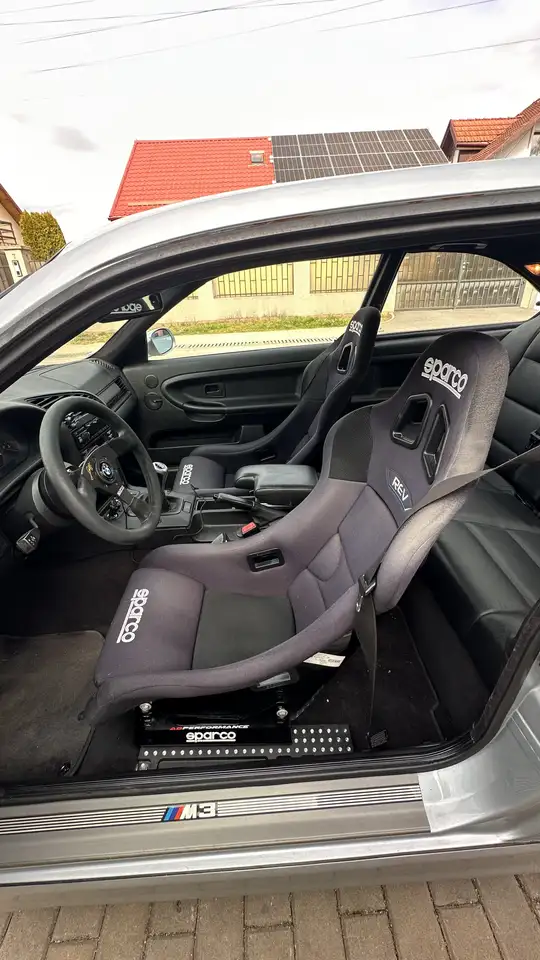 BMW 320i, foto 9