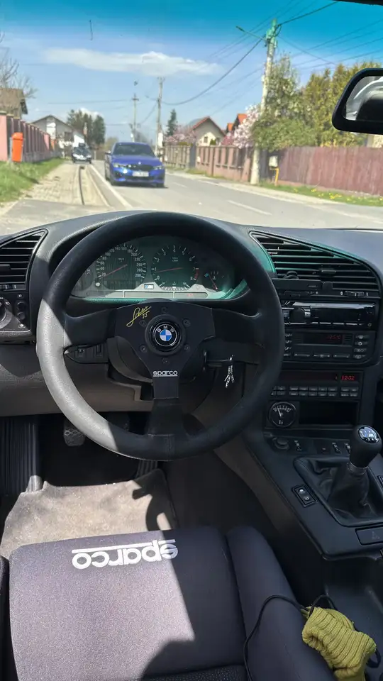 BMW 320i, foto 10