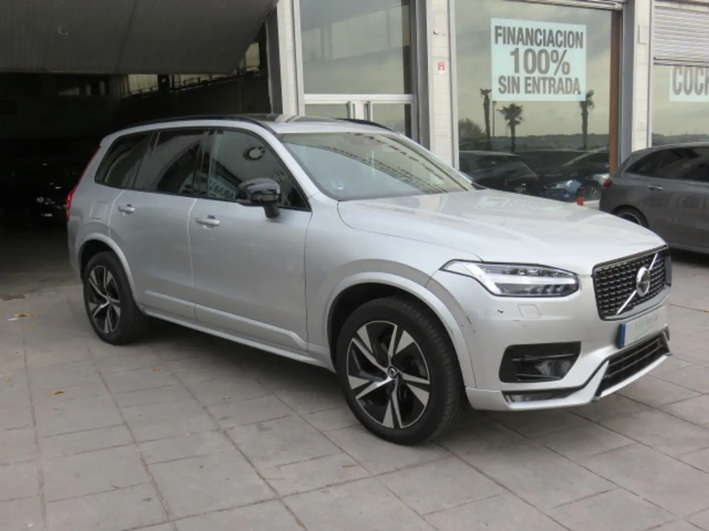 Volvo XC90 B5 R-Design 7pl. AWD Aut. Silber - 1