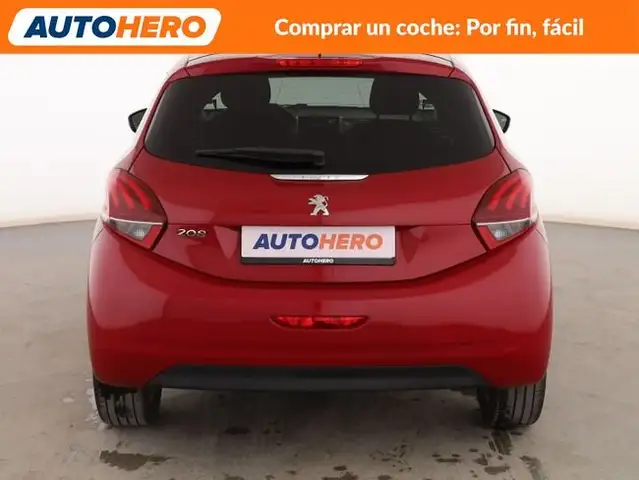 Peugeot 208 view 5