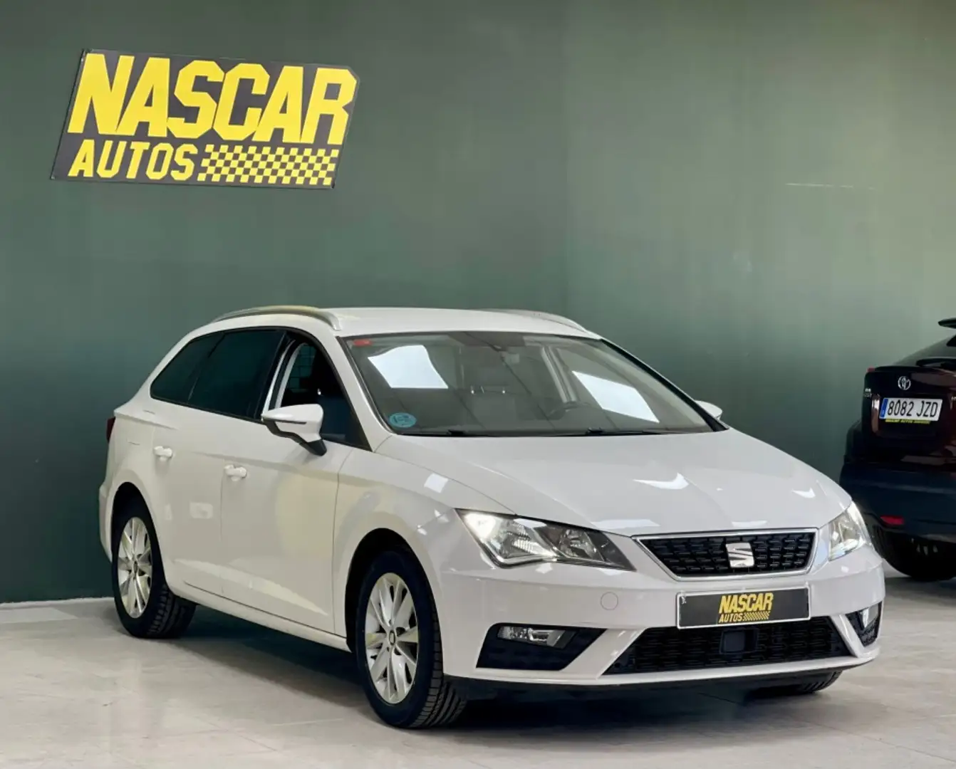 SEAT Leon ST 1.6TDI CR S&S Reference Advanced 115 Wit - 2