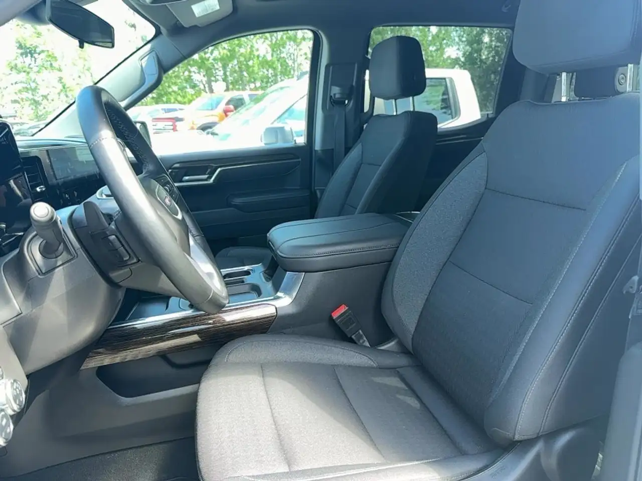 GMC Sierra 1500 снимка GMC Sierra 1500