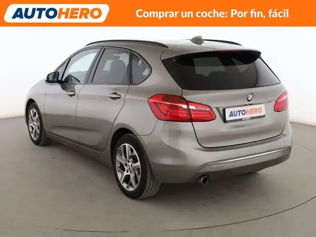 BMW 2 Series view 4