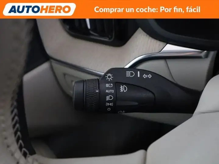 Volvo XC60 2021, foto 35