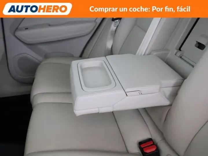 Volvo XC60 2021, foto 38