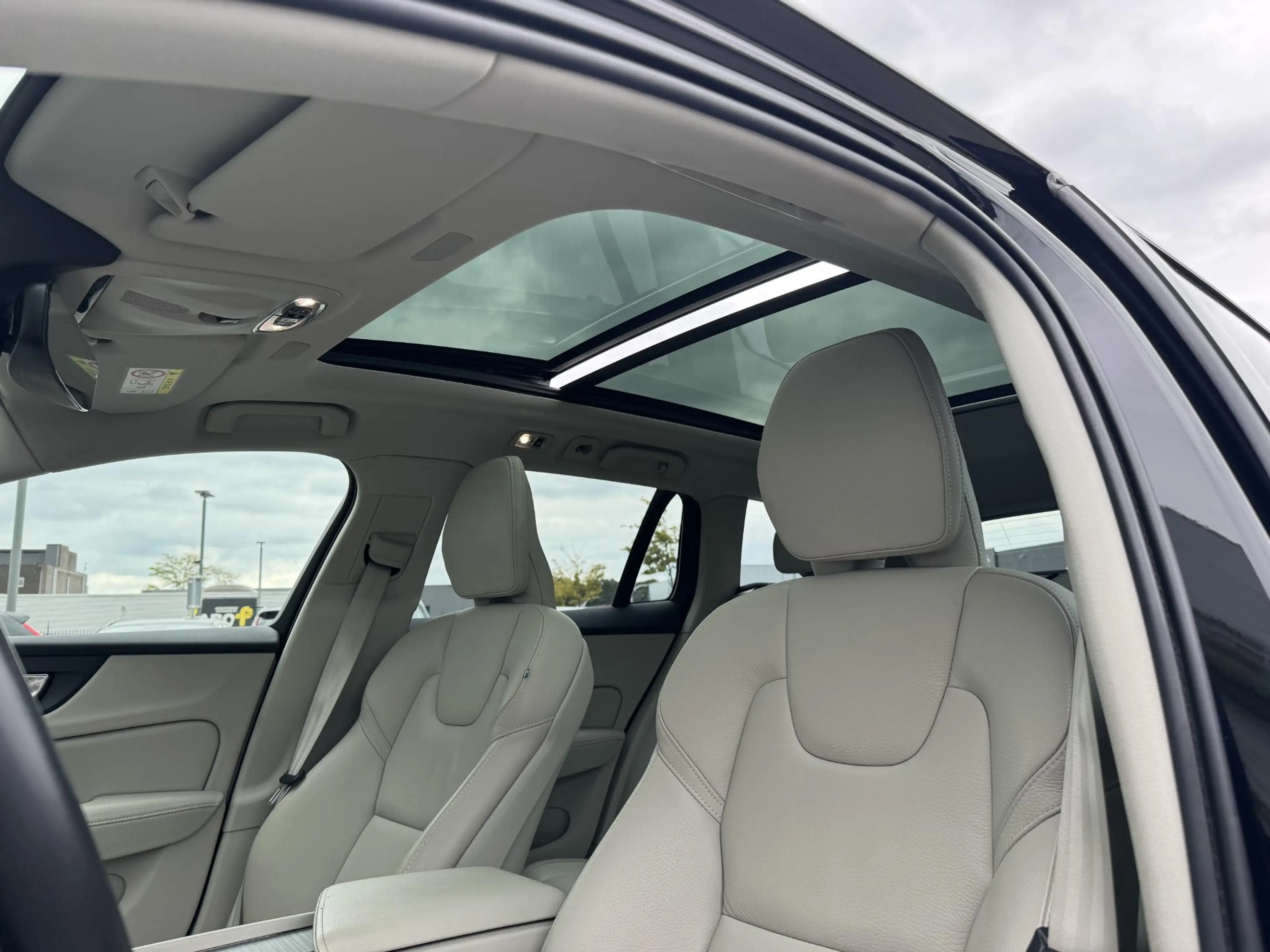 Volvo V60 Cross Country 2.0 B5 AWD Pro | Trekhaak | Panoramadak | Achterui — photo 14