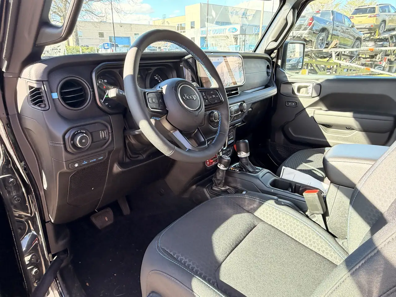Jeep Wrangler снимка Jeep Wrangler