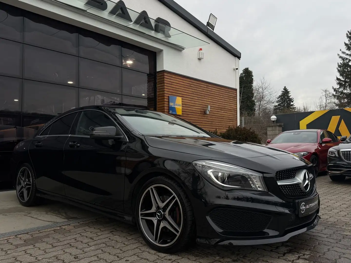 Mercedes-Benz CLA 200 CDI/d AMG Line 1-Hand/CAM/Bi-Xenon Schwarz - 2