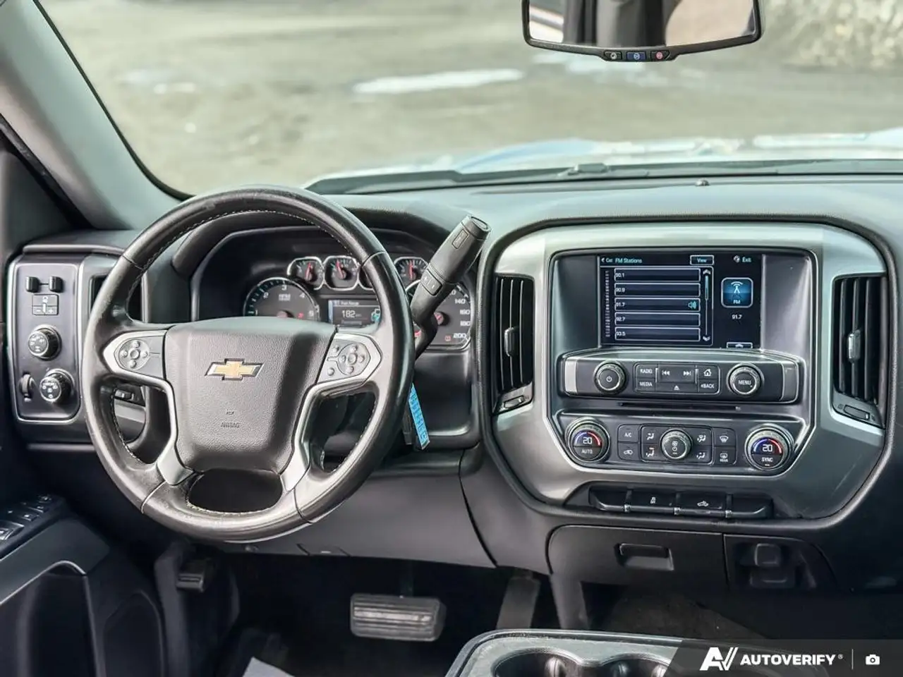 Chevrolet Silverado 1500 снимка Chevrolet Silverado 1500