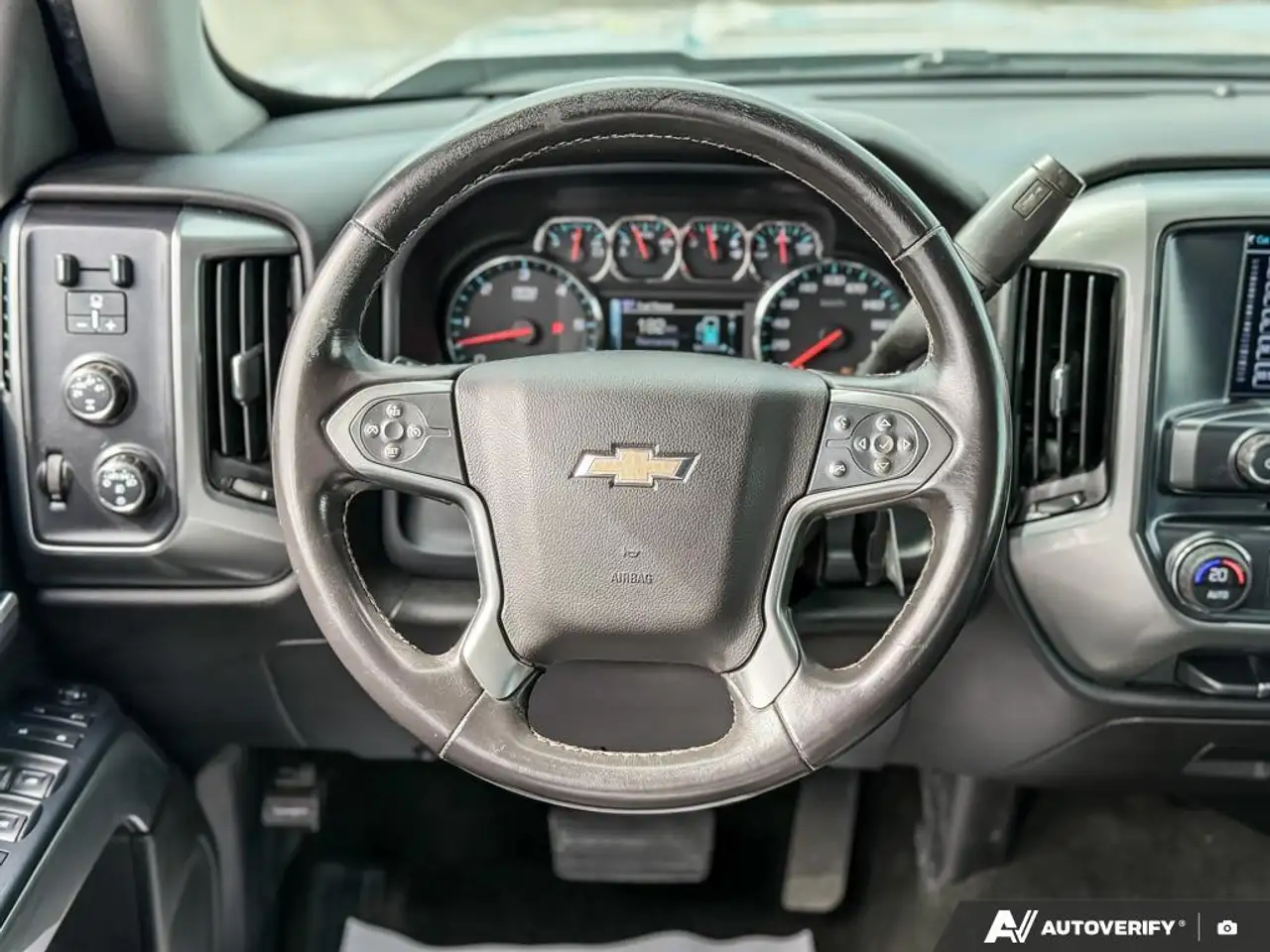 Chevrolet Silverado 1500 снимка Chevrolet Silverado 1500