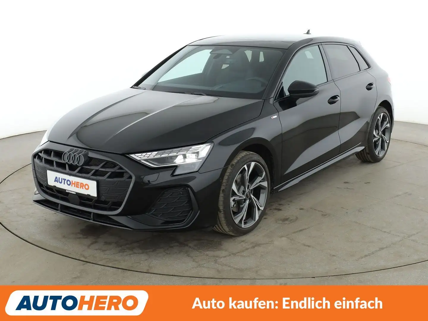 Audi A3 30 TFSI S Line Schwarz - 1