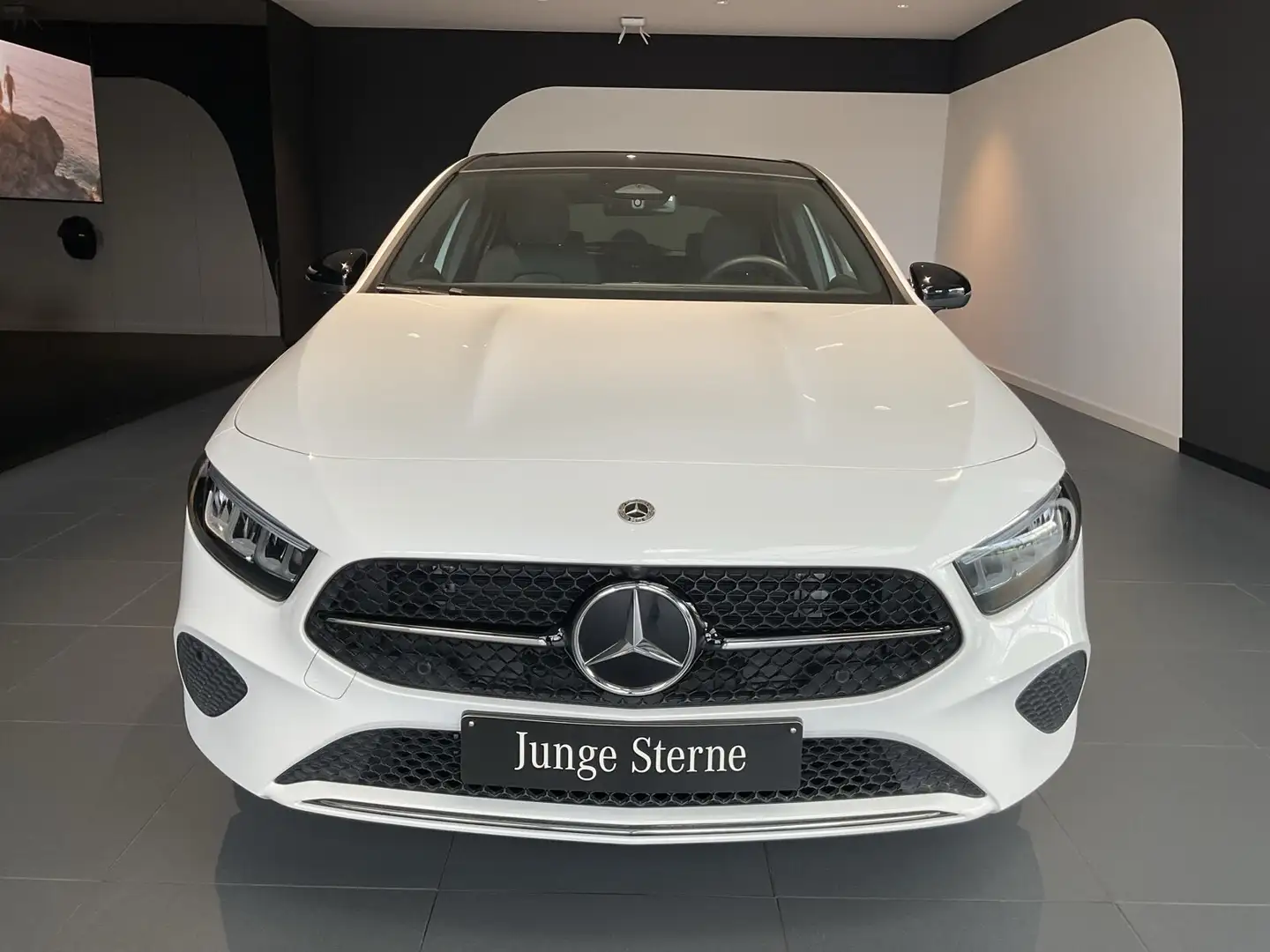 Mercedes-Benz A 180 A 180 Progressive Advanced Pano Night Smartphone I Weiß - 2