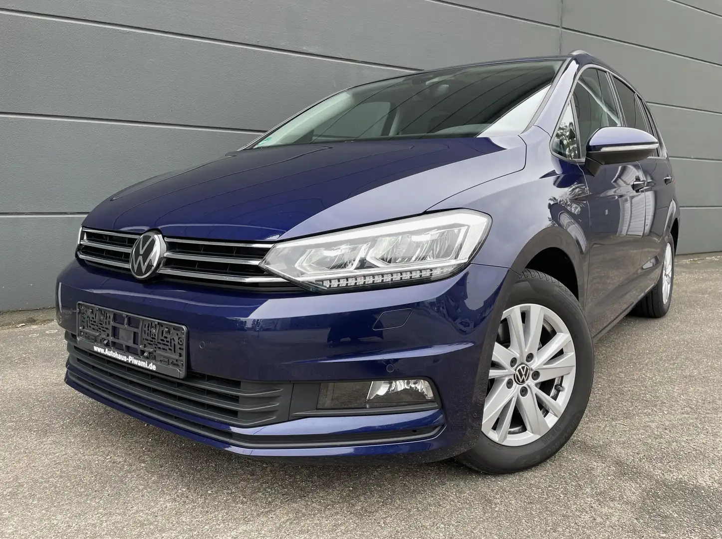 Volkswagen Touran 2.0 TDI DSG Comfortline AHK 7-Sitzer NAVI Standhzg Blau - 2