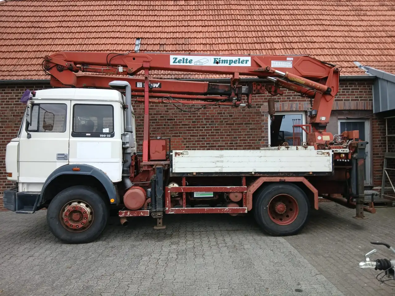 Trucks-Lkw Iveco-Fiat Lkw mit Krane, foto 2