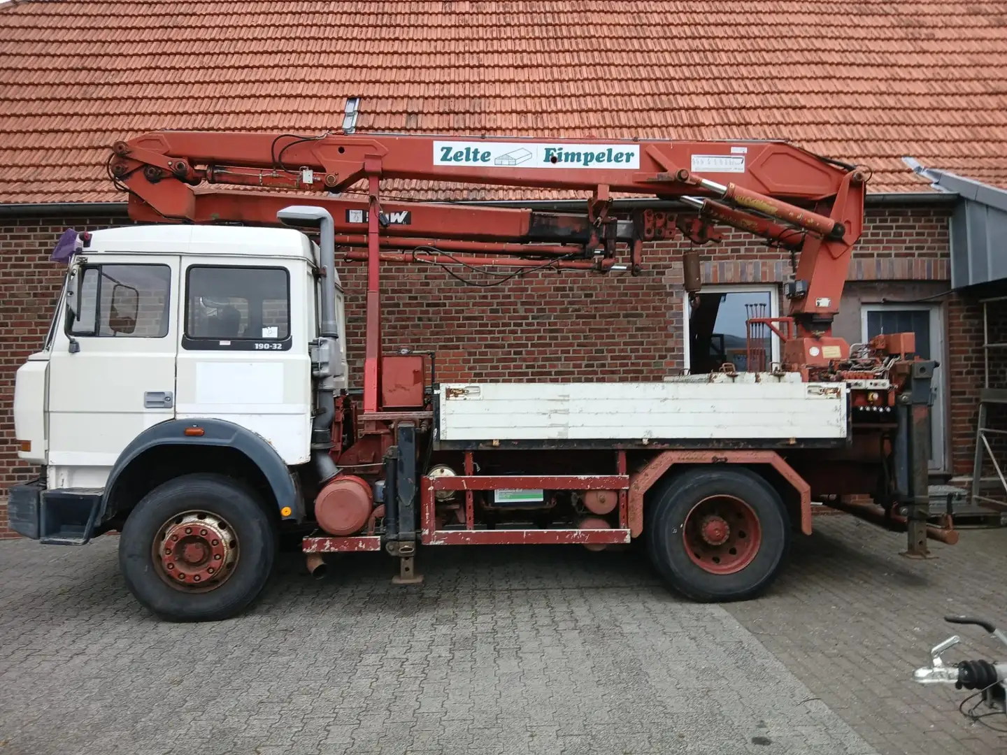 Trucks-Lkw Iveco-Fiat Lkw mit Krane - 2