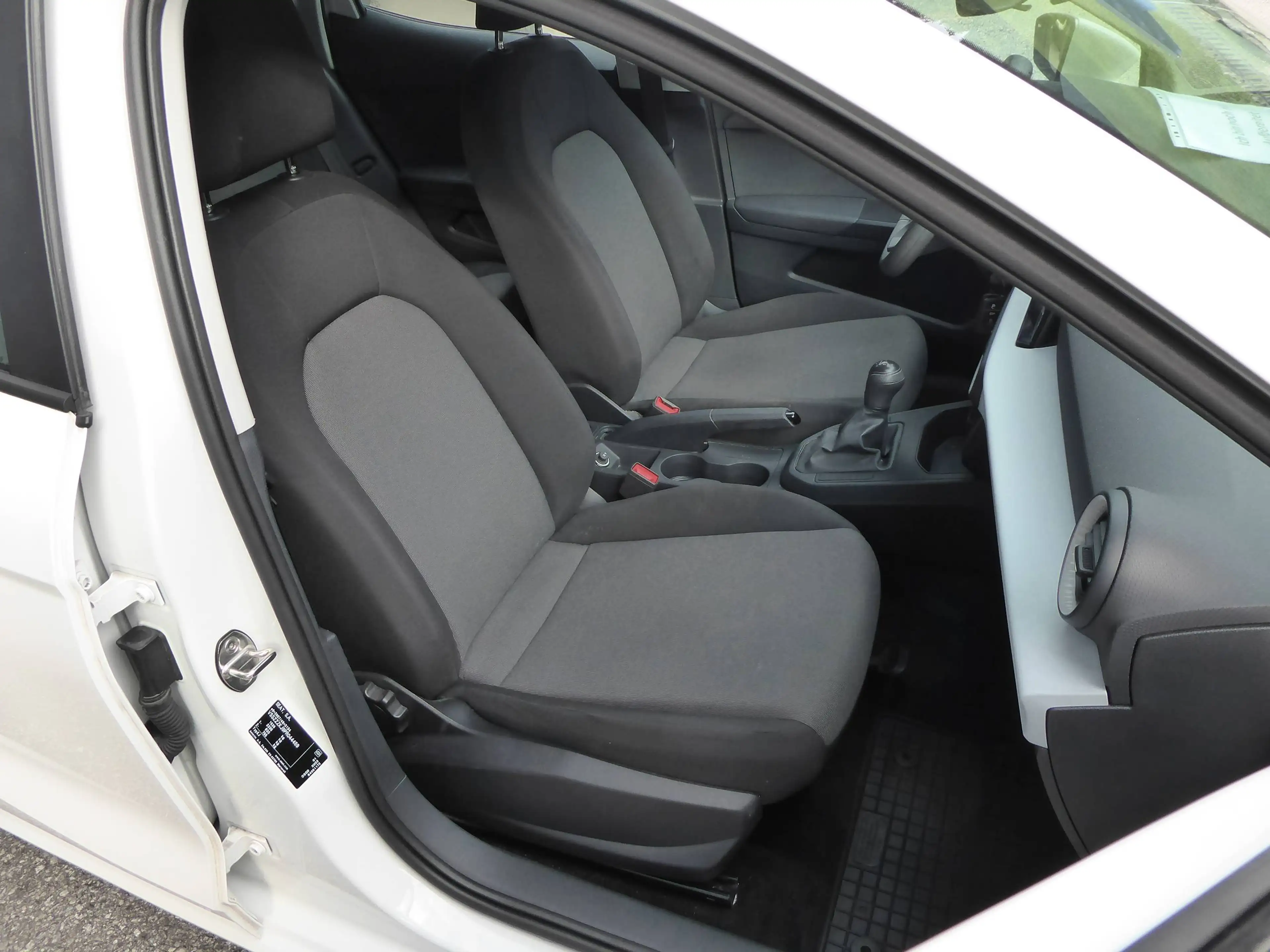 SEAT Ibiza 1,0 Reference — photo 13