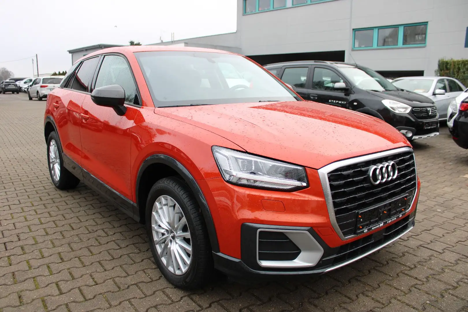 Audi Q2 1.6 TDI S tronic Navi,PDC,AHK,LED Orange - 2
