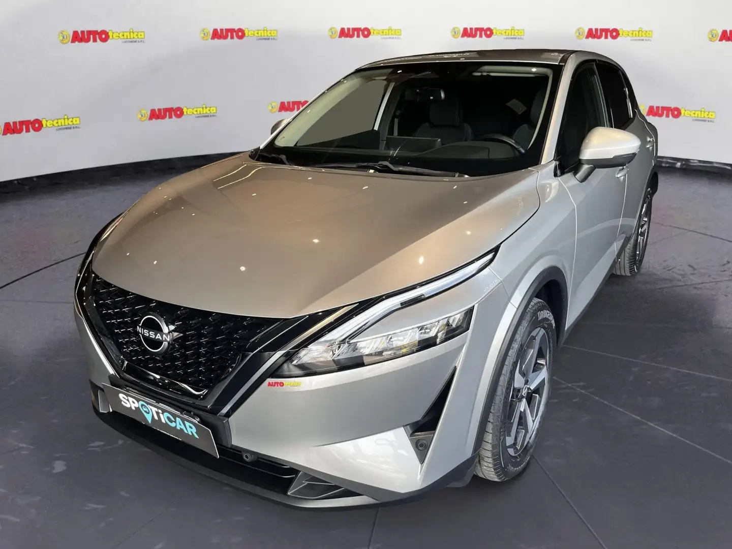 Nissan Qashqai MHEV 140 CV N-Connecta Gris - 1