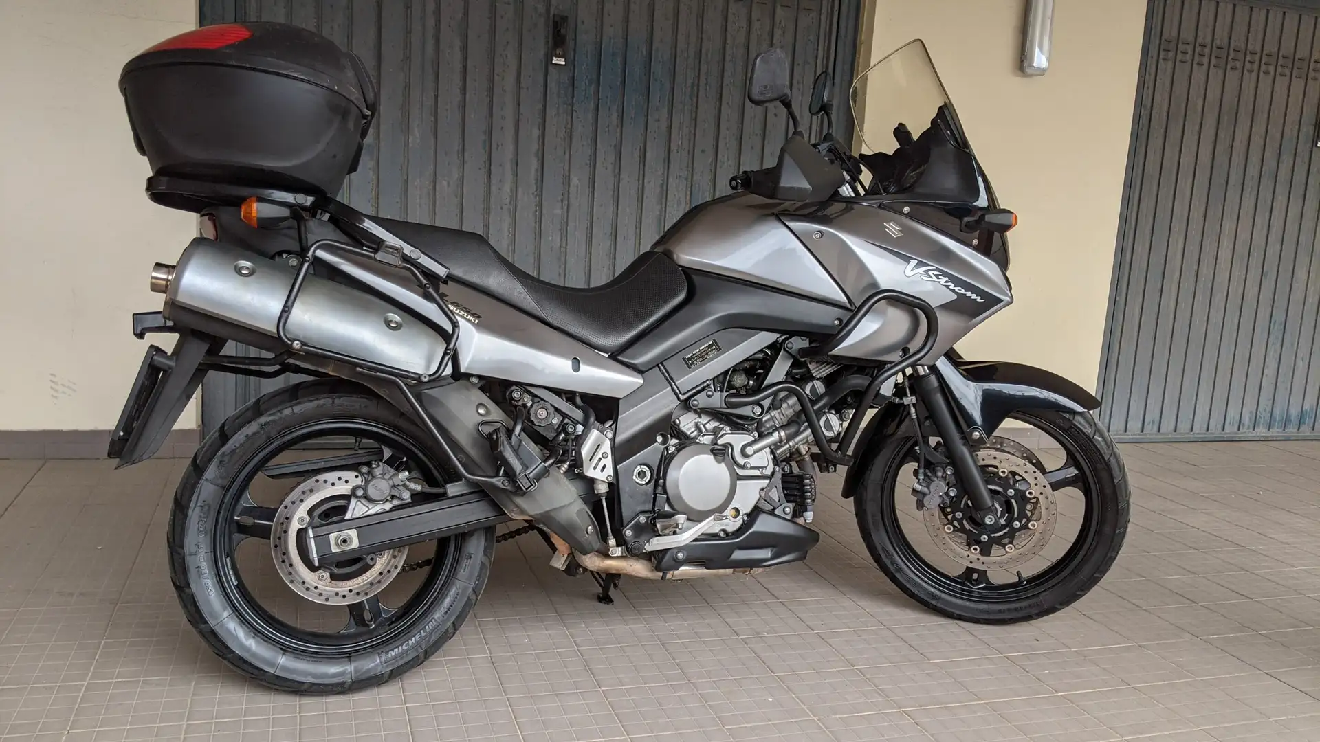 Suzuki V-Strom 650 Traveller Gri - 1