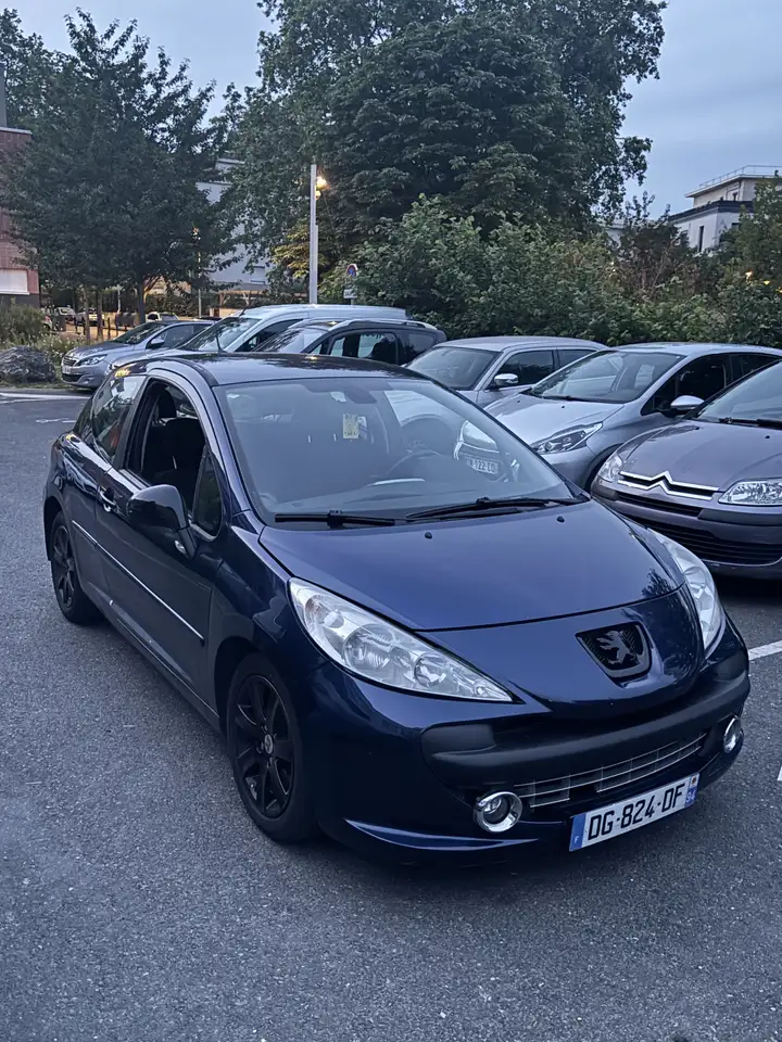 Peugeot 207 1.6 HDi 16v 110ch FAP Sport