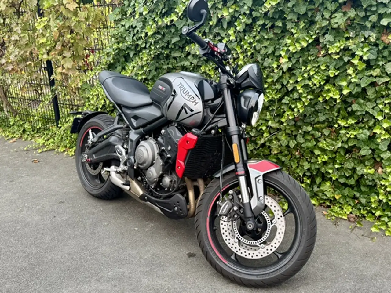 Triumph Trident 660
