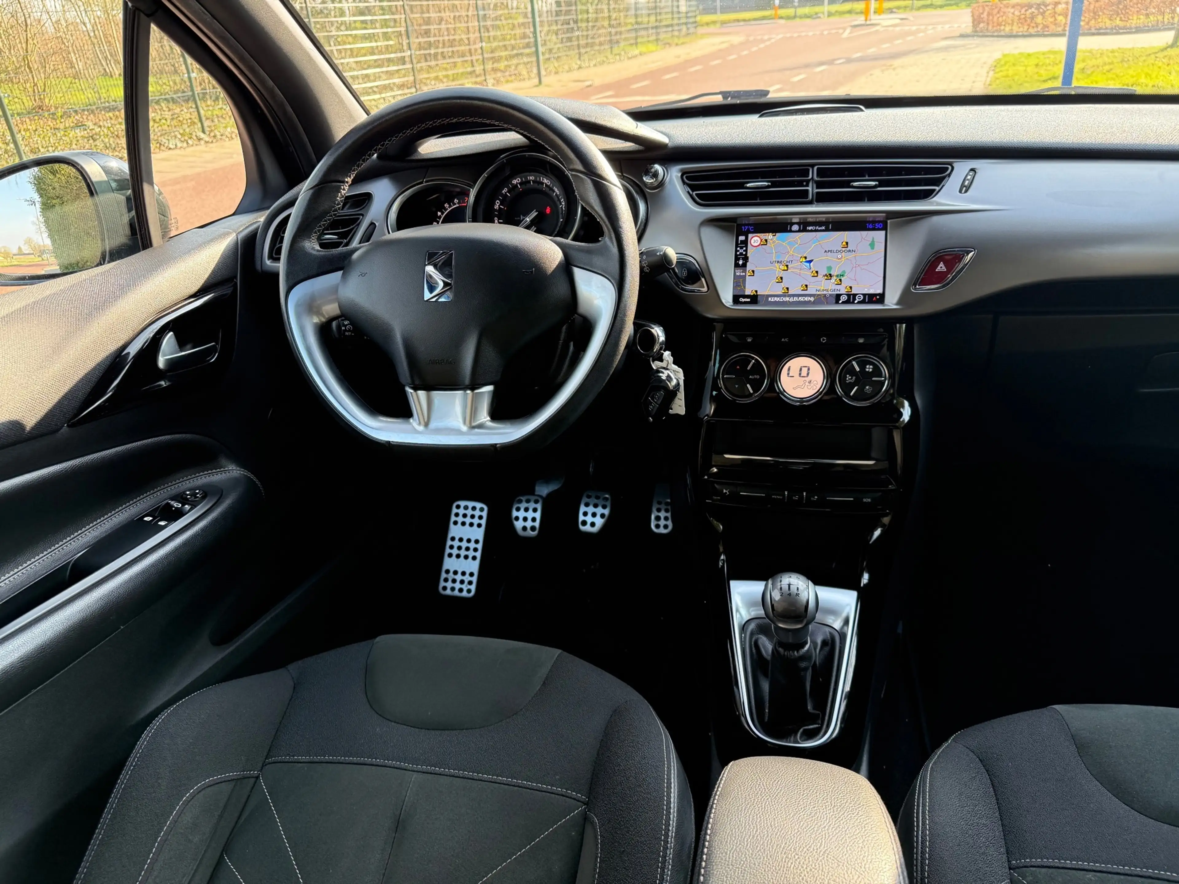 DS Automobiles DS 3 1.2 PureTech So Chic / Navi / Airco / xenon / NAP — photo 15