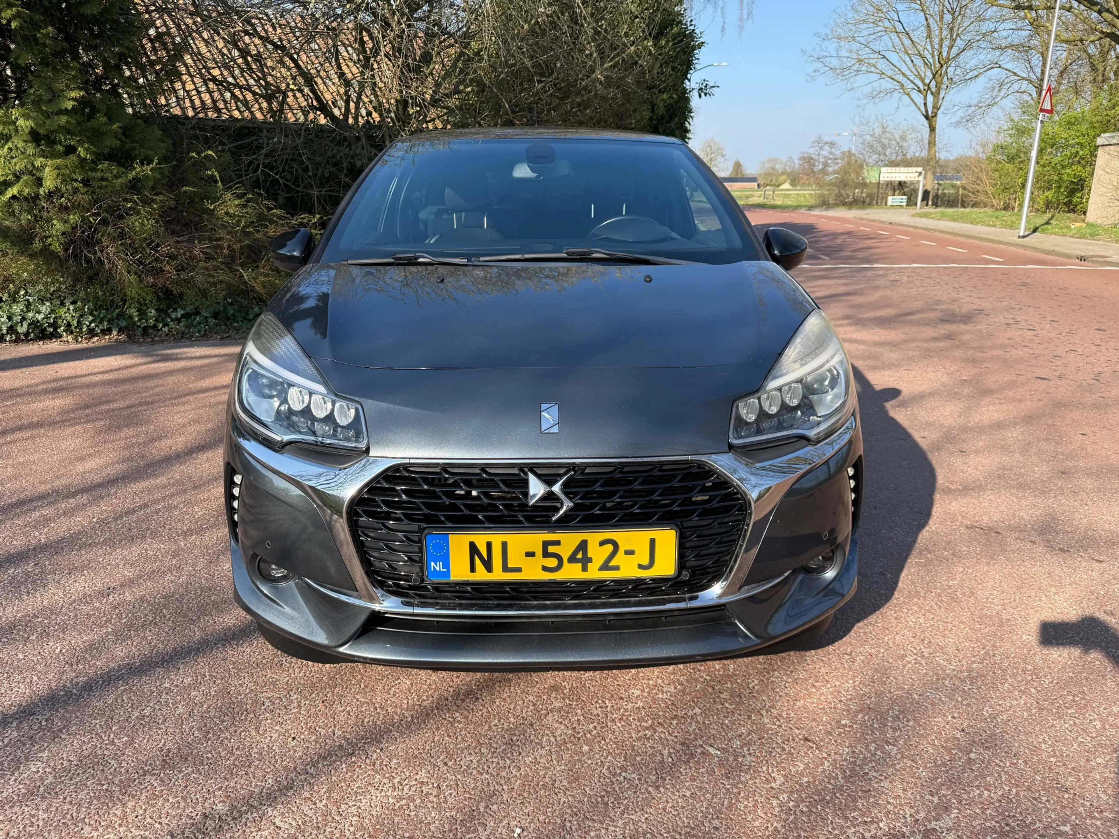 DS Automobiles DS 3 1.2 PureTech So Chic / Navi / Airco / xenon / NAP — photo 2