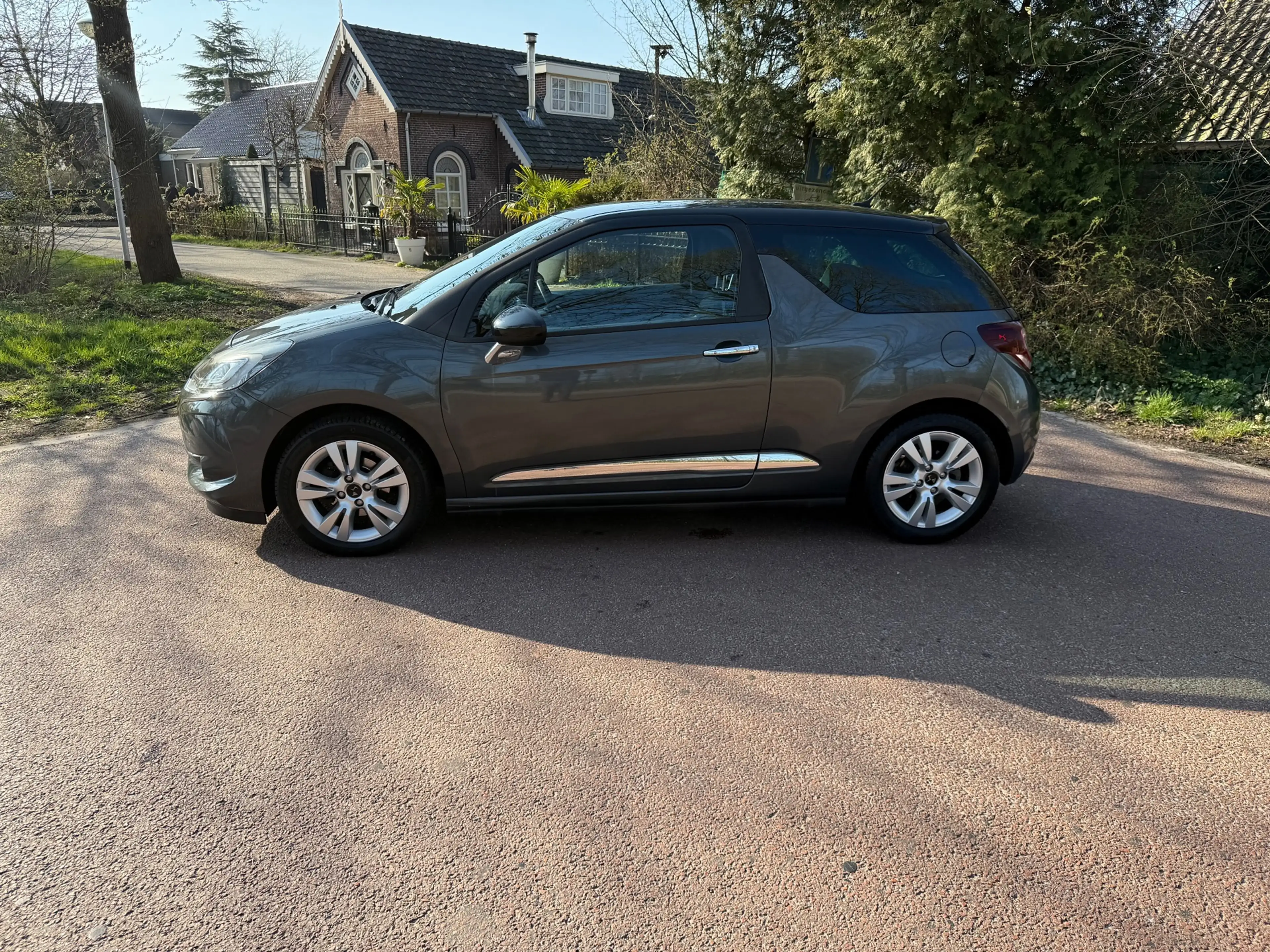 DS Automobiles DS 3 1.2 PureTech So Chic / Navi / Airco / xenon / NAP — photo 3