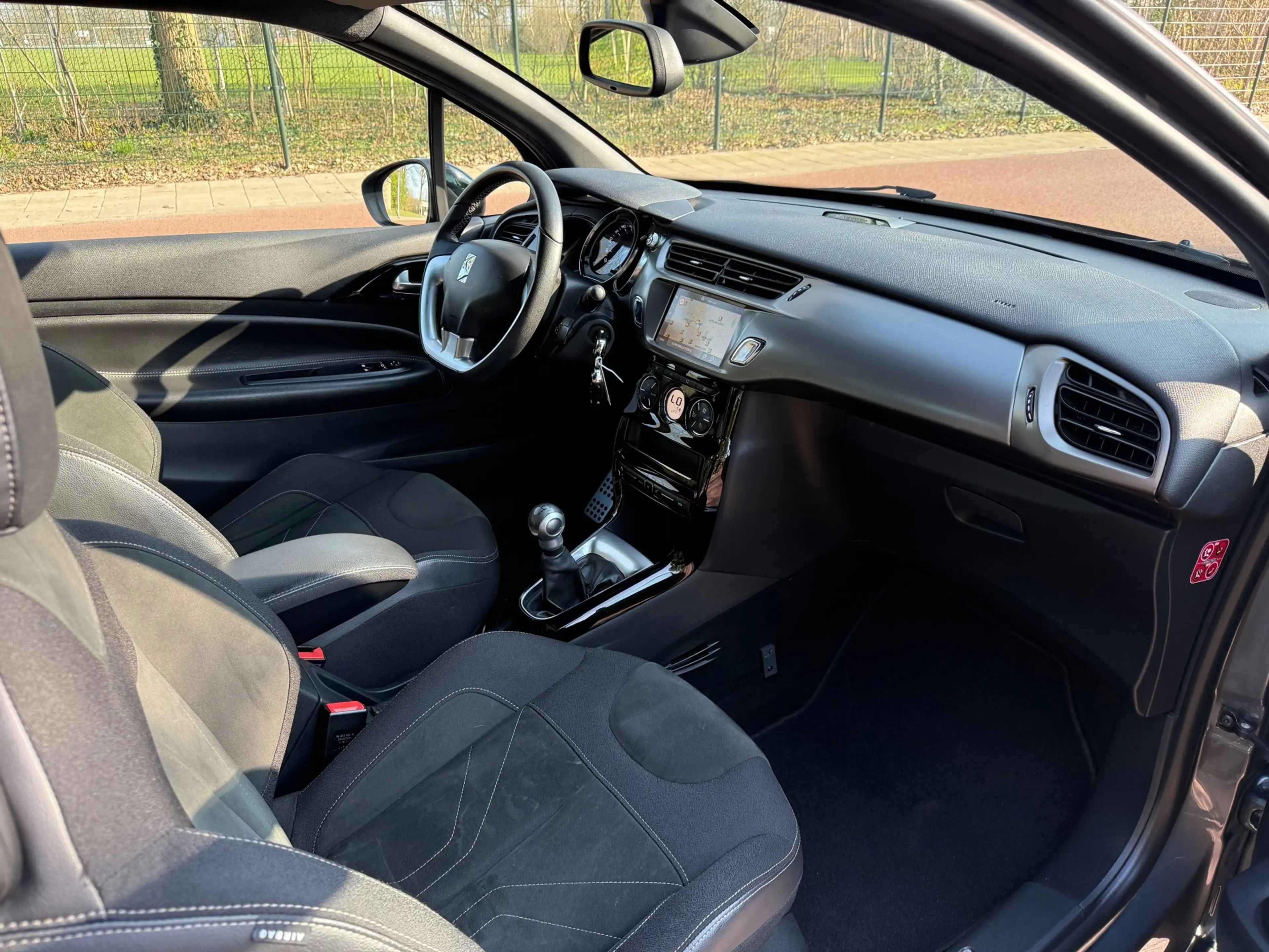 DS Automobiles DS 3 1.2 PureTech So Chic / Navi / Airco / xenon / NAP — photo 13
