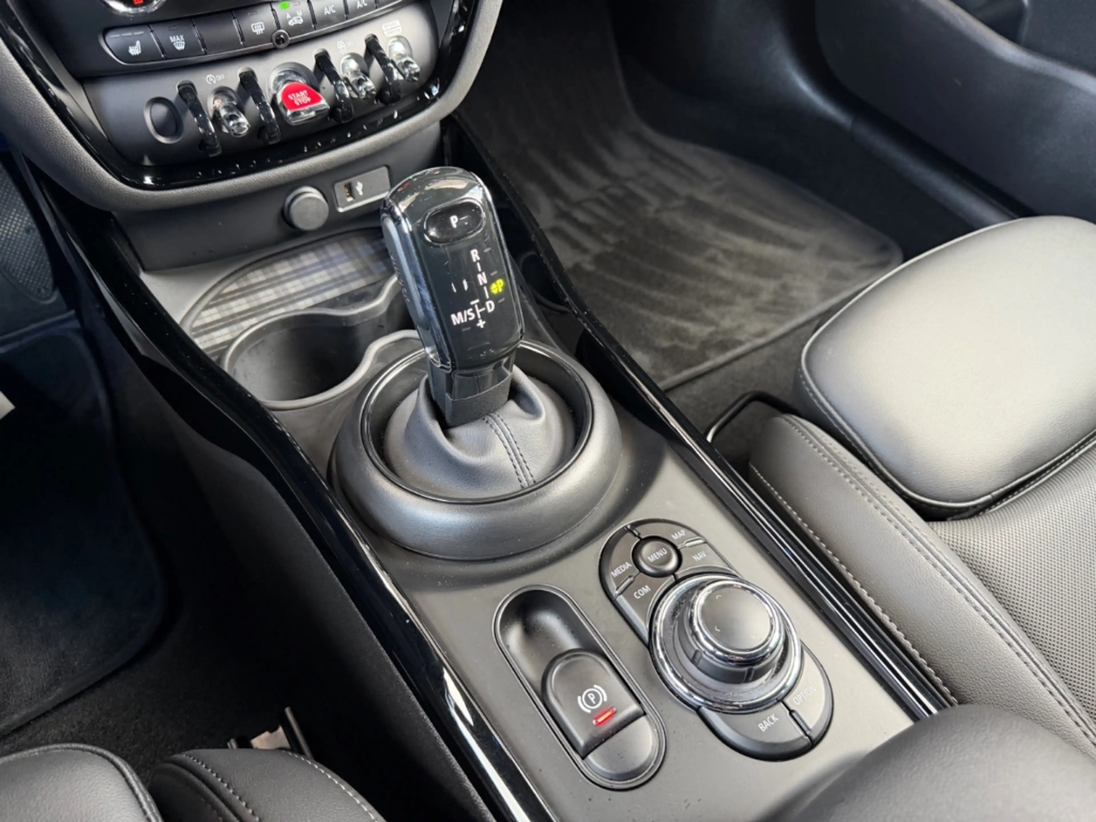 MINI Cooper Clubman Aut. KAMERA NAVI LED APPLE-CP SHZ — photo 14