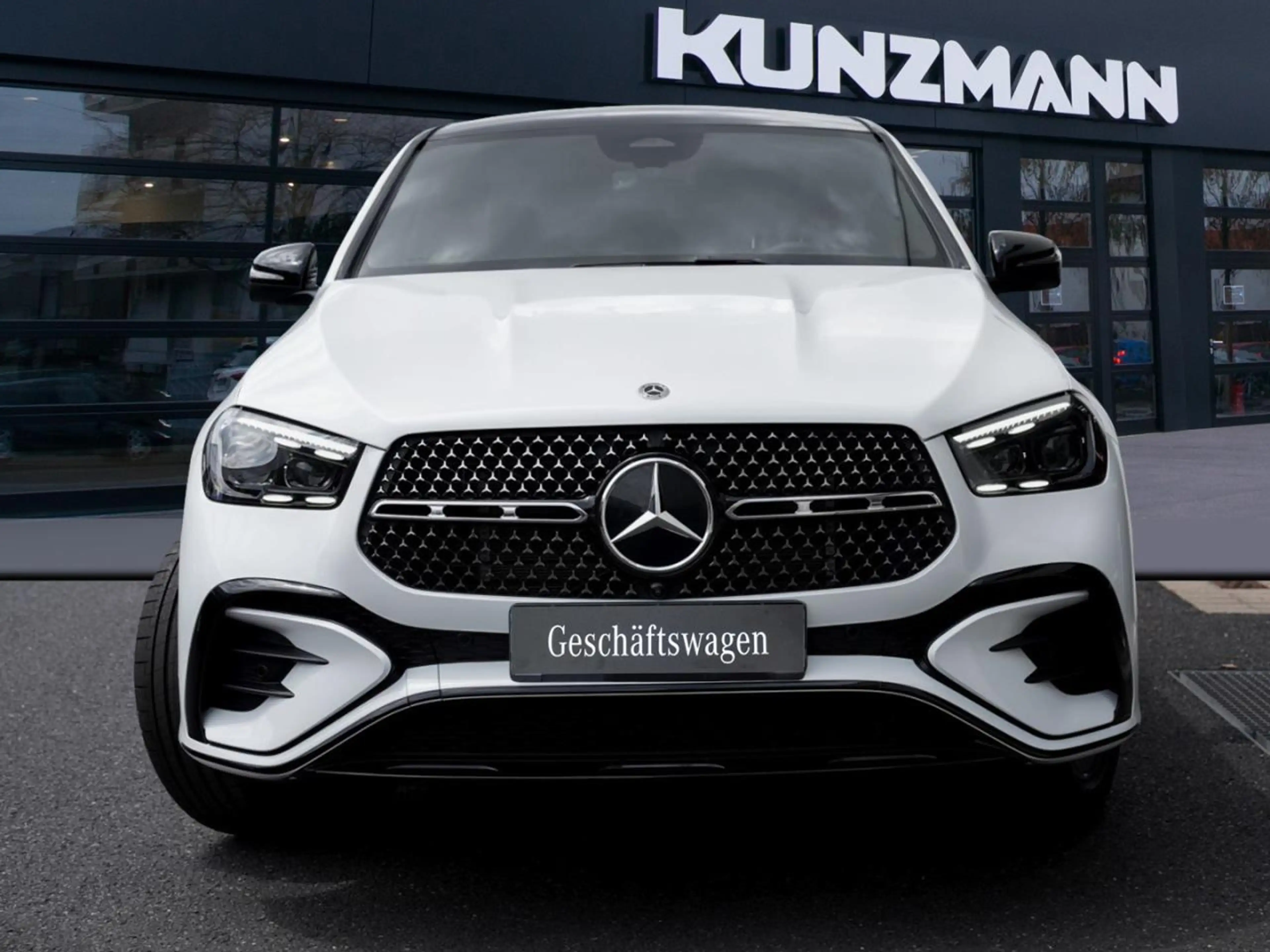 Mercedes-Benz GLE 300 d 4MATIC Coupé AMG Night Panorama 360° — photo 2