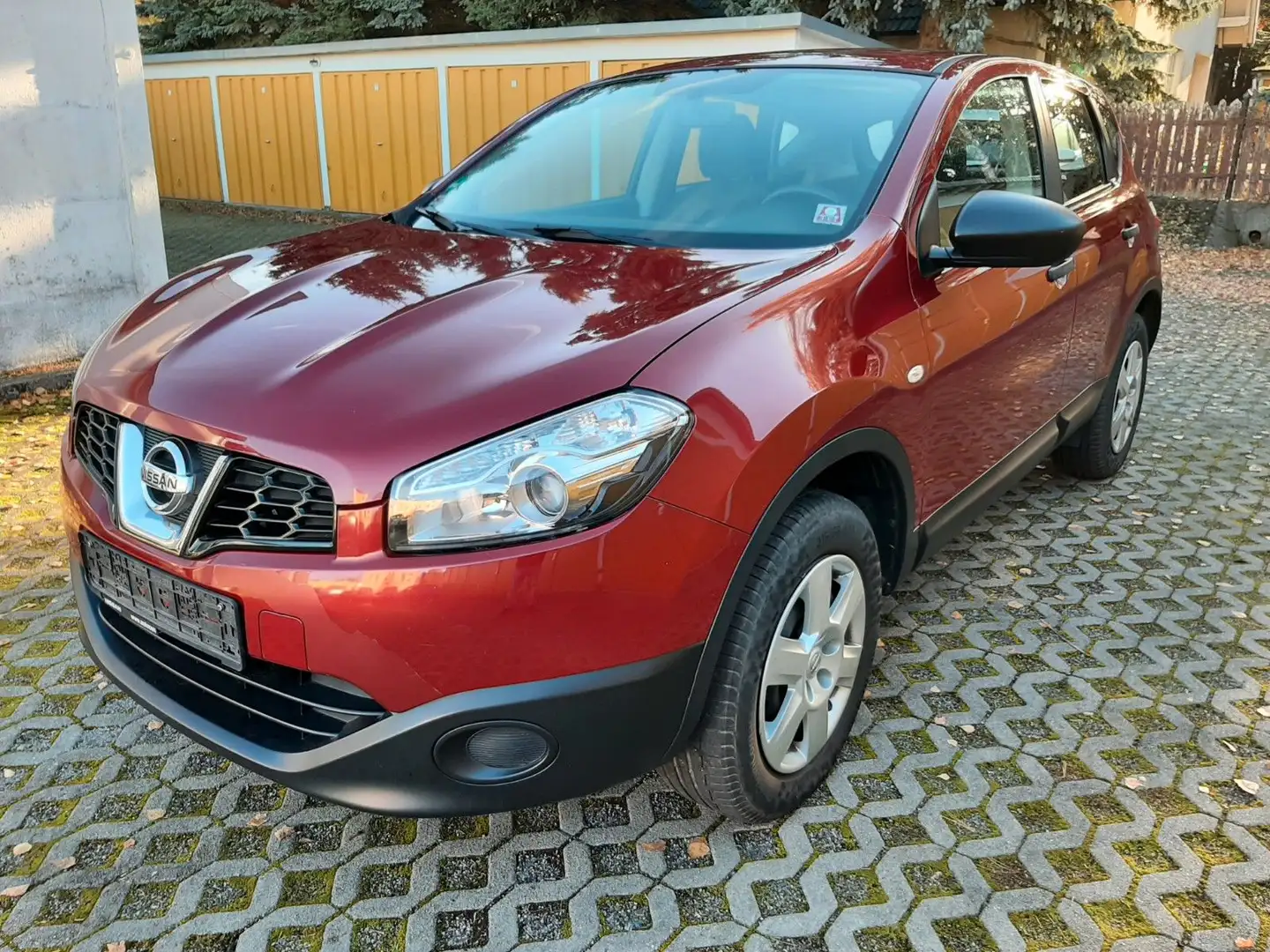 Nissan Qashqai 1.6 Visia, Klima,ESP,AHZV Червоний - 1