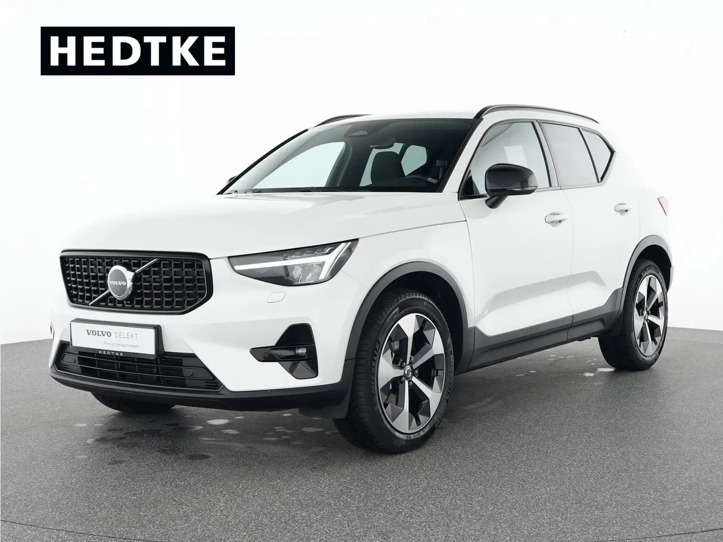 Volvo XC40 B3 Benzin Geartronic Plus Dark 19"+AHK+ACC Weiß - 1