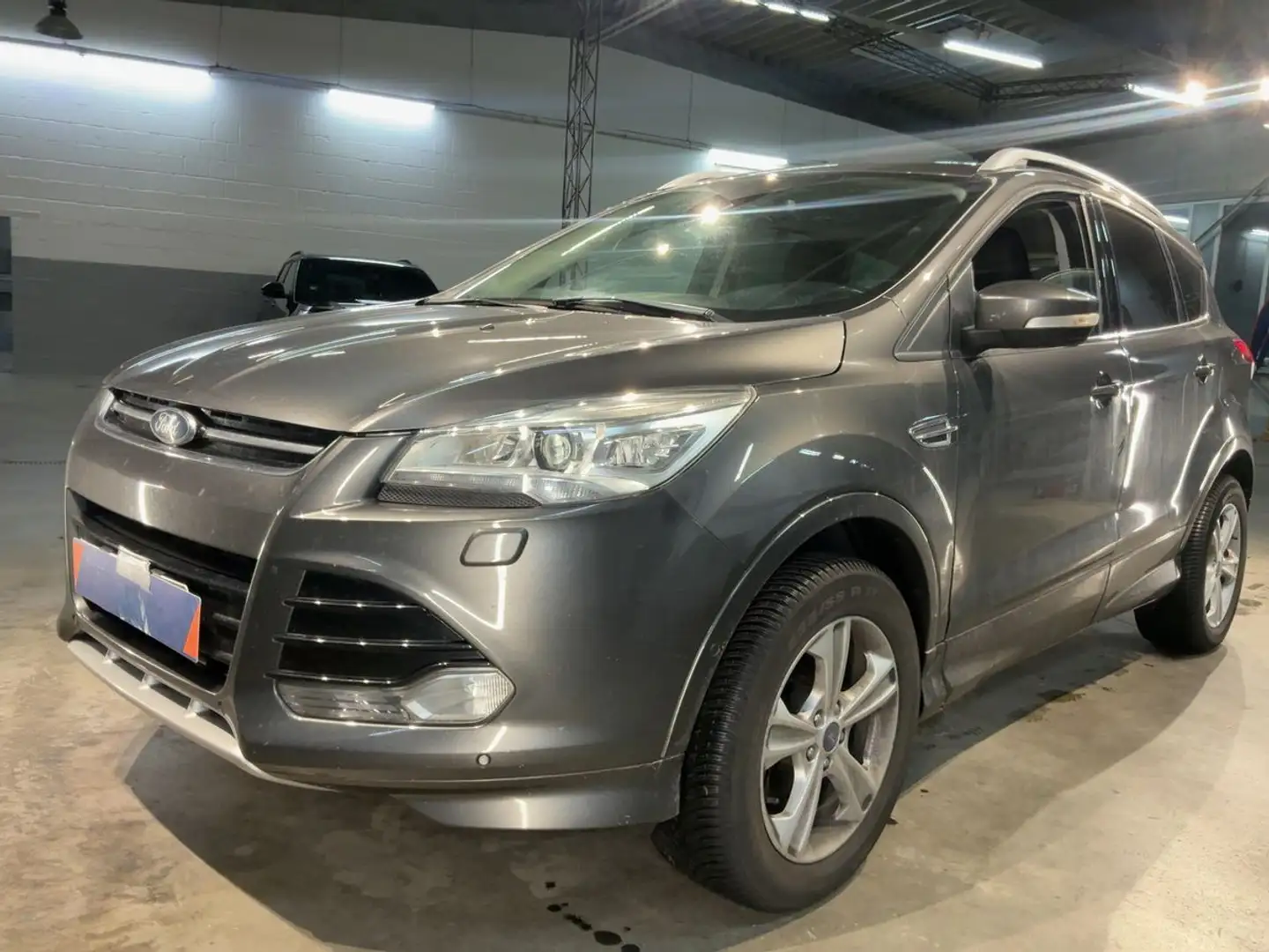 Ford Kuga 2.0 TDCI Individual S Grau - 1