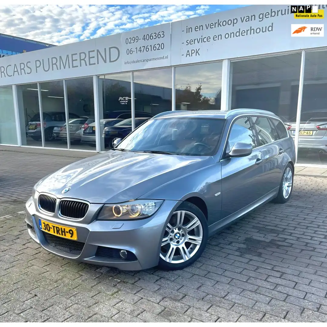 BMW 320 3-serie Touring 320i Luxury Line Grau - 1