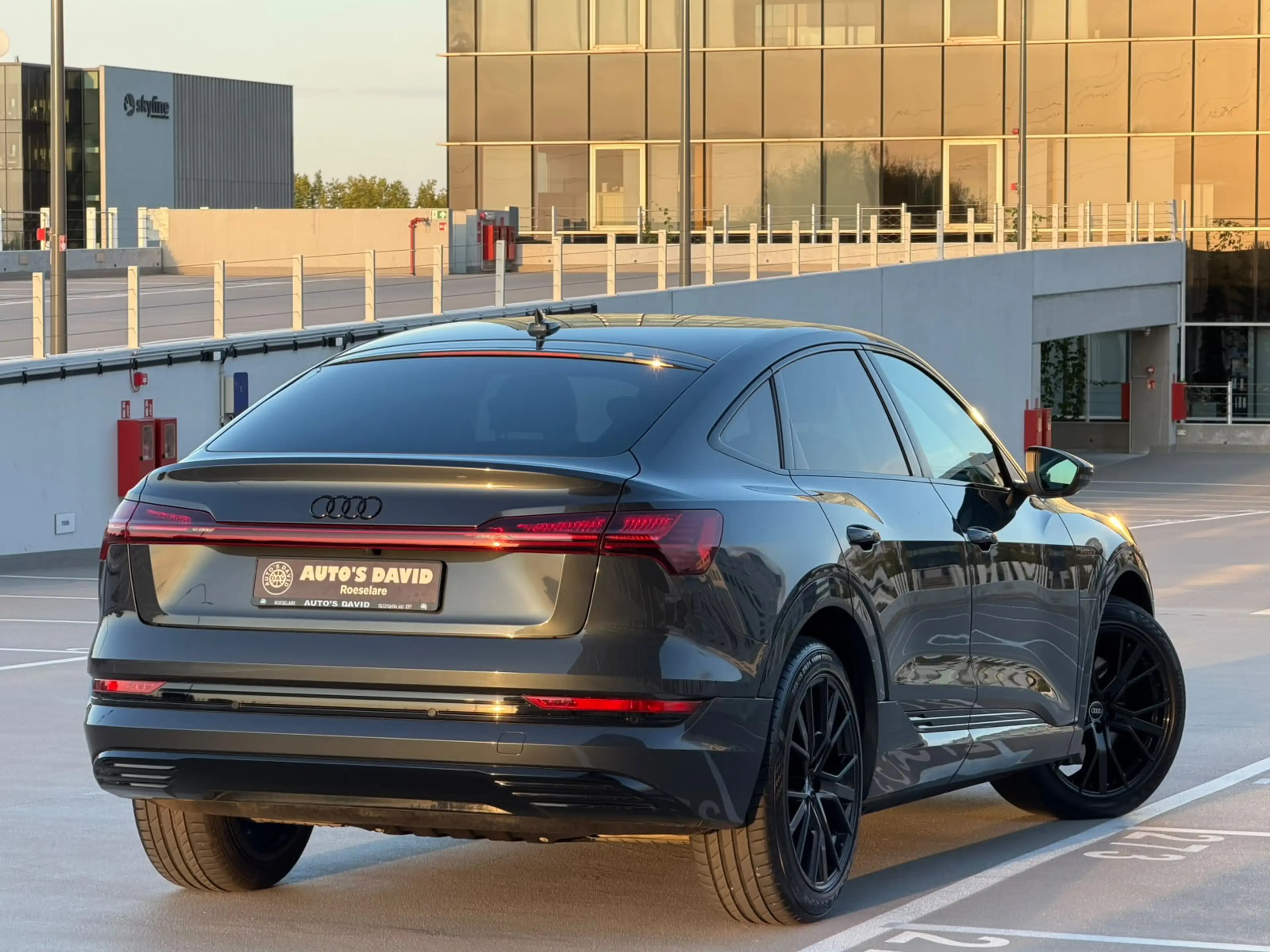 Audi e-tron E-Tron 71 kWh 50 Sportback Quattro Advanced — photo 2