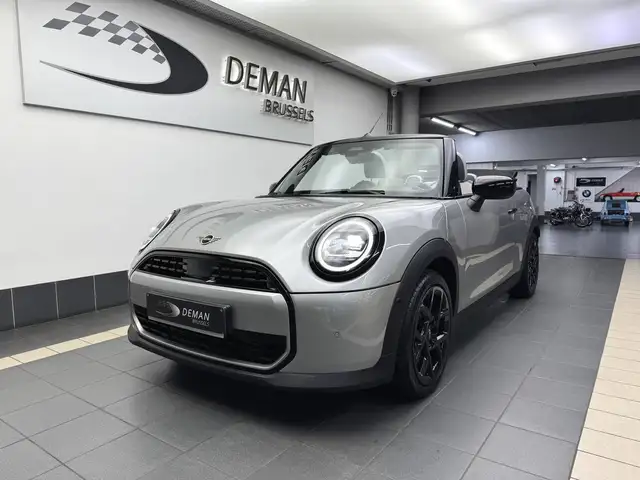 MINI Cooper C Cabrio Cooper C Cabrio * Head-Up Display * Sièges chauffants * Caméra de recul * Navigation * Alarme * LED