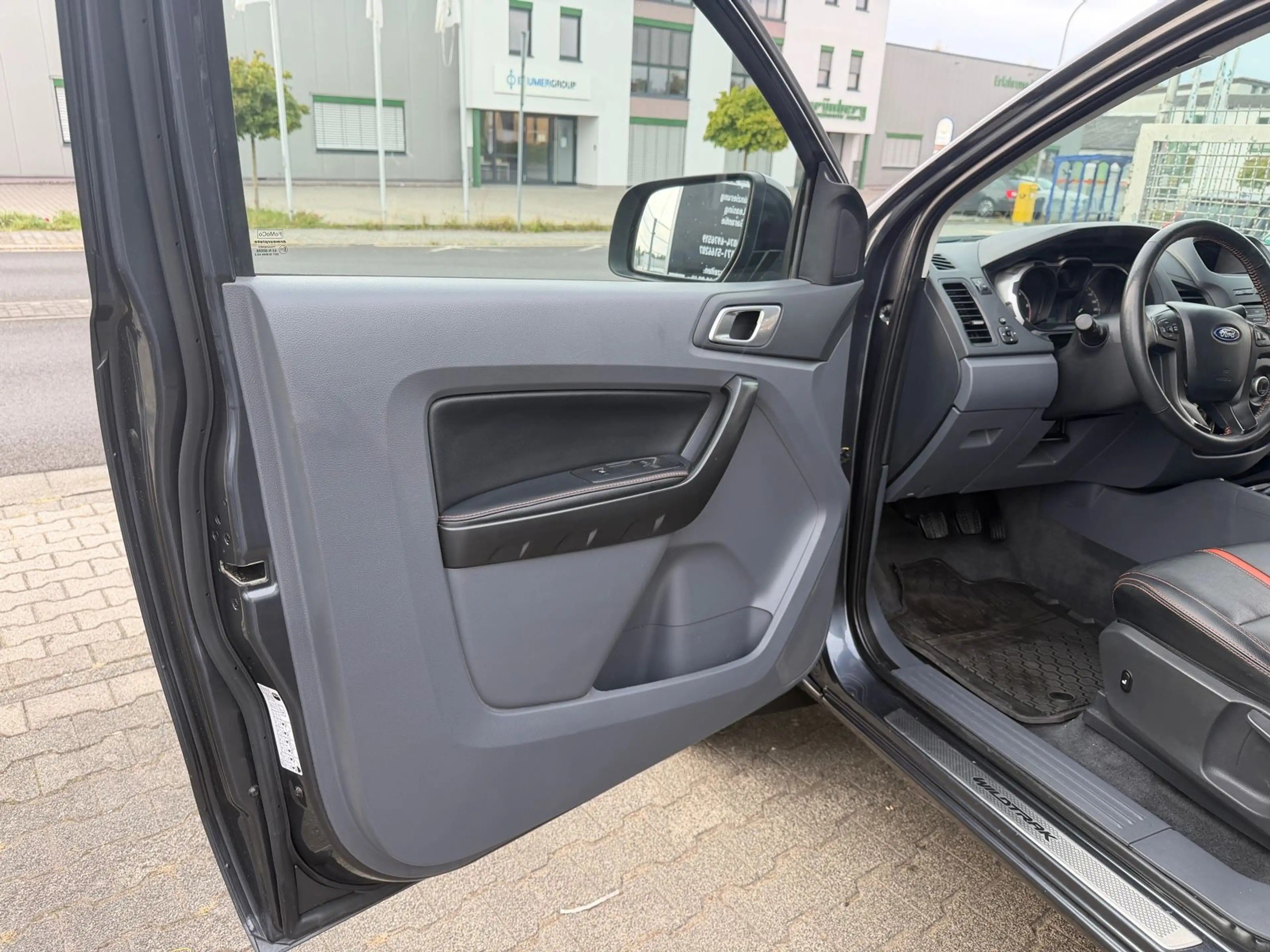 Ford Ranger Wildtrak Extrakabine 4x4 — photo 15