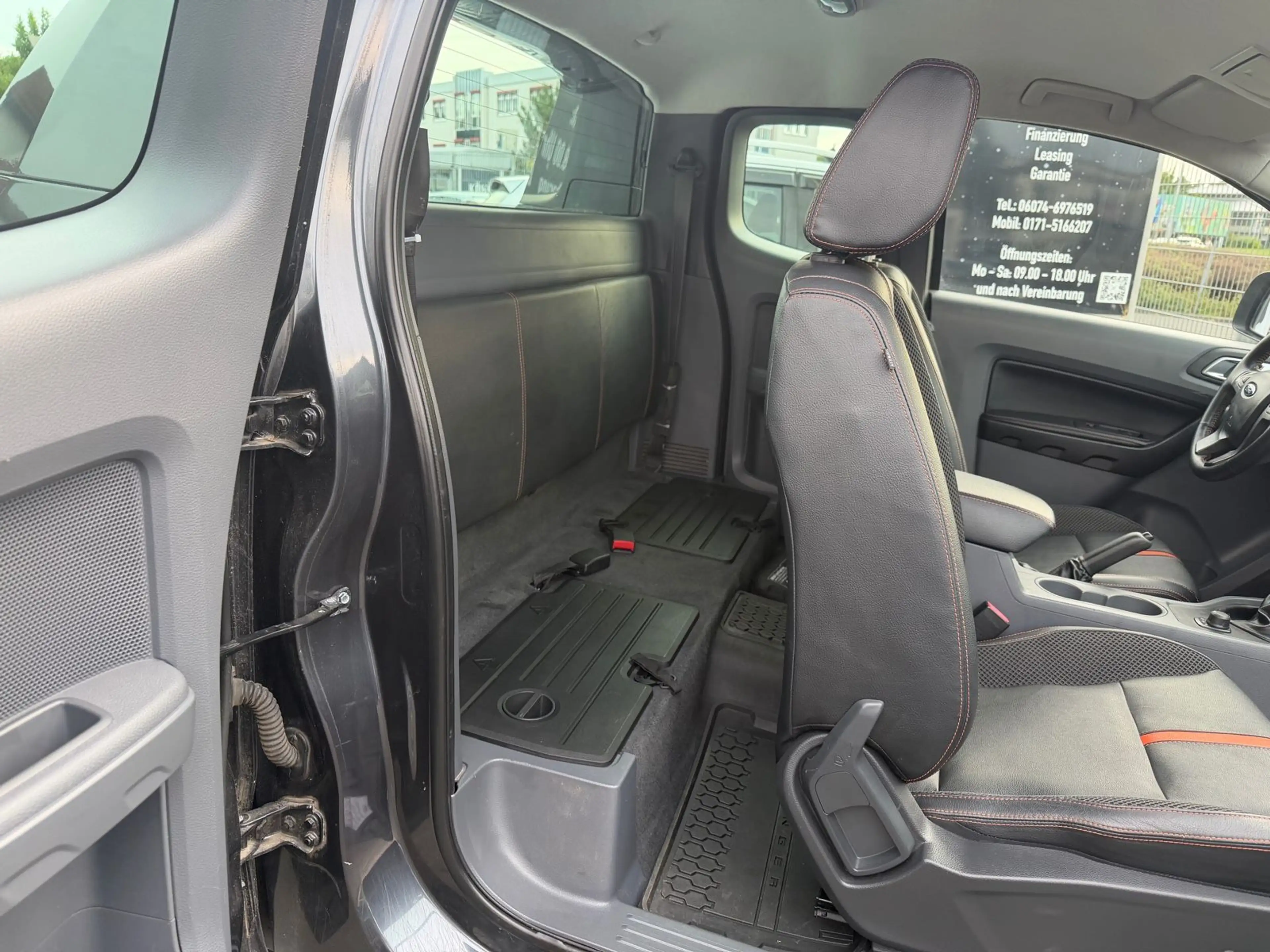 Ford Ranger Wildtrak Extrakabine 4x4 — photo 12