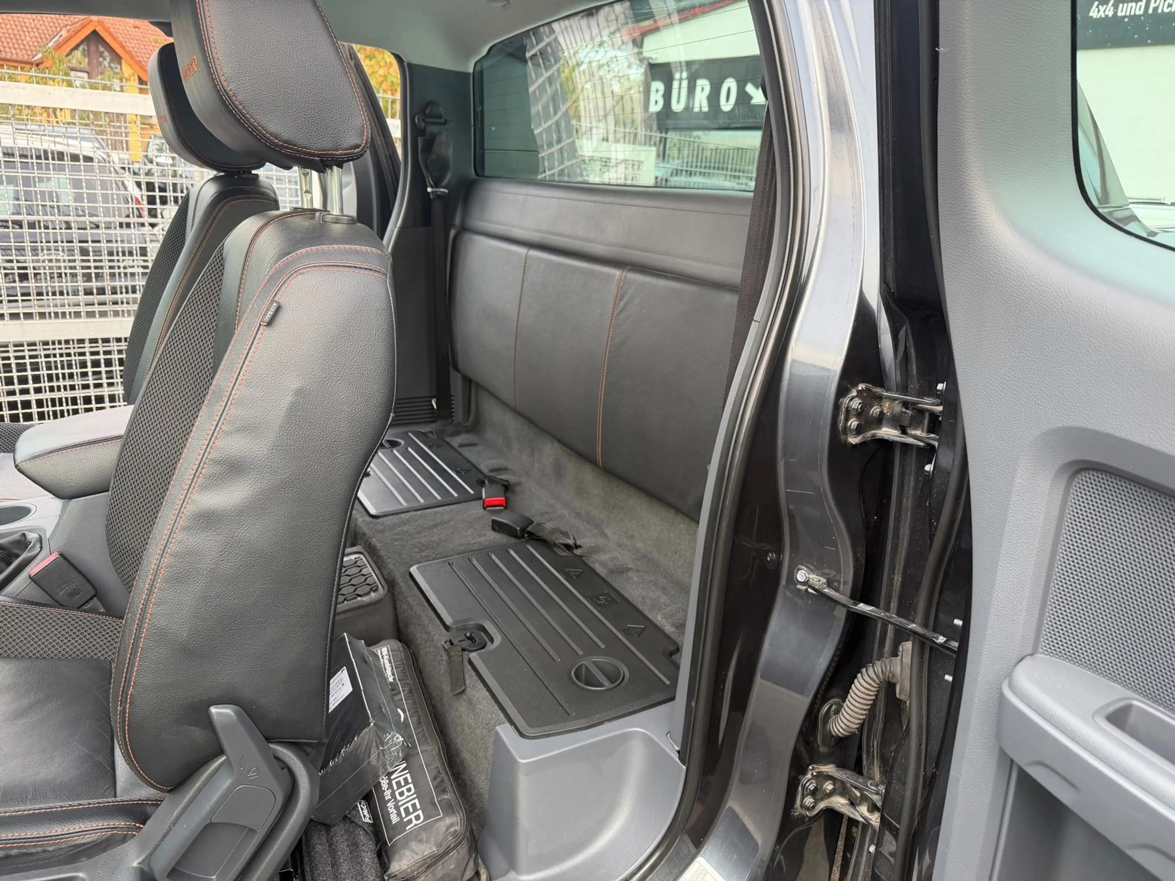 Ford Ranger Wildtrak Extrakabine 4x4 — photo 13