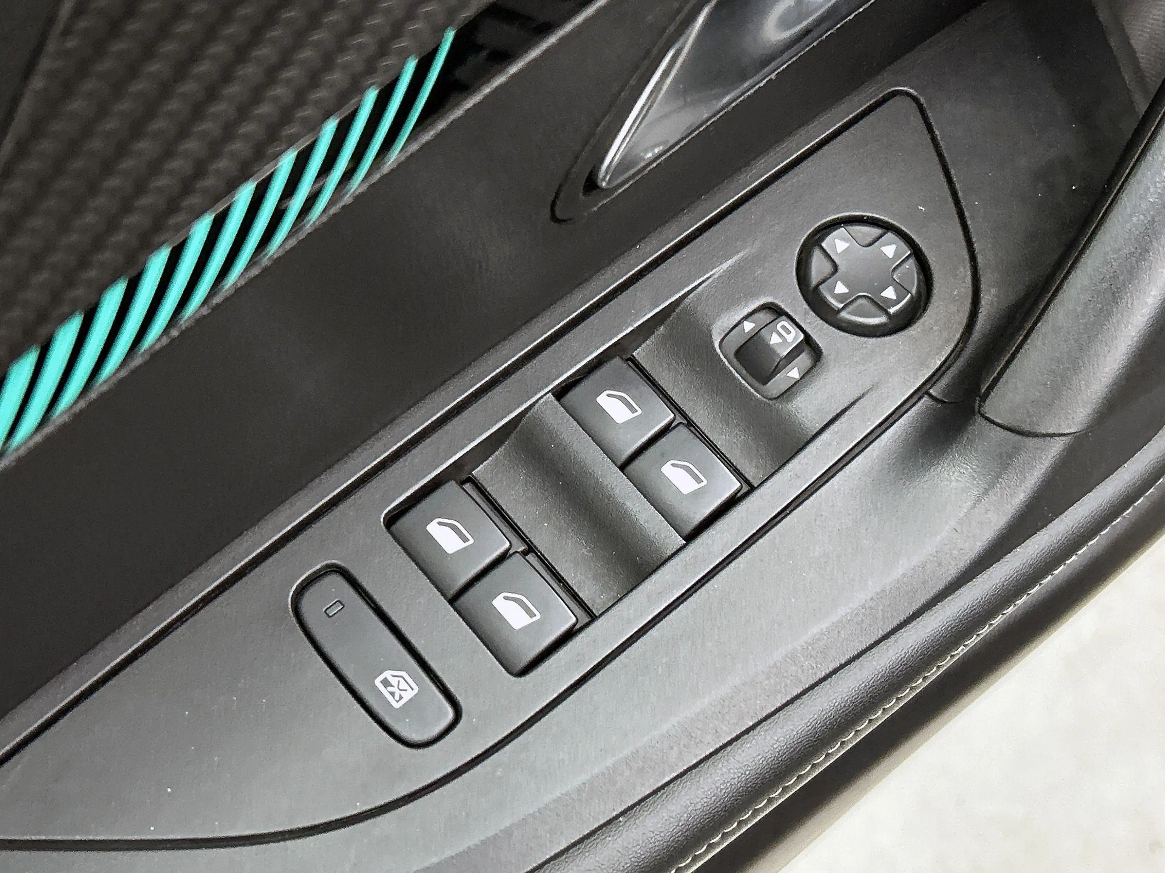 Peugeot e-2008 EV Allure Pack 50 kWh | SOH 92,8% | Automaat | Sto — photo 15